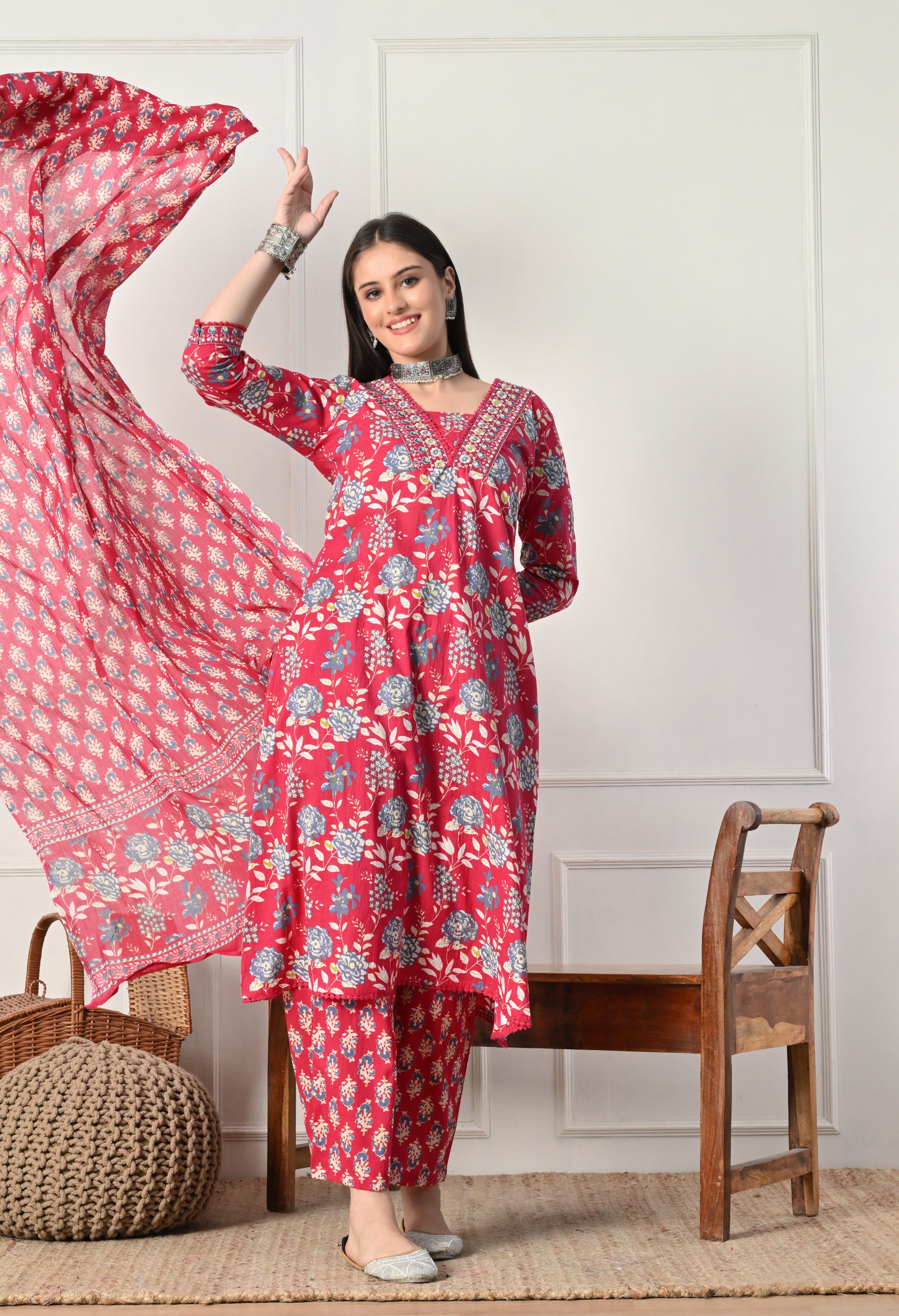 AASHNA - A Suit Set